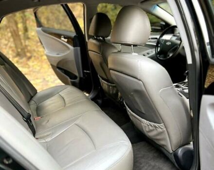 Чорний Хендай Соната, об'ємом двигуна 2.36 л та пробігом 165 тис. км за 9900 $, фото 14 на Automoto.ua