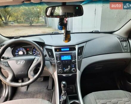 Чорний Хендай Соната, об'ємом двигуна 2.4 л та пробігом 185 тис. км за 8999 $, фото 19 на Automoto.ua
