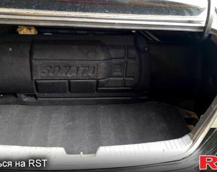 Черный Хендай Соната, объемом двигателя 2 л и пробегом 94 тыс. км за 8500 $, фото 4 на Automoto.ua
