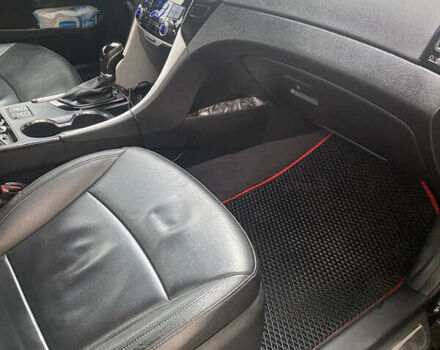 Чорний Хендай Соната, об'ємом двигуна 2 л та пробігом 200 тис. км за 9000 $, фото 8 на Automoto.ua