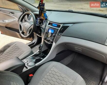 Черный Хендай Соната, объемом двигателя 2.4 л и пробегом 185 тыс. км за 8999 $, фото 18 на Automoto.ua