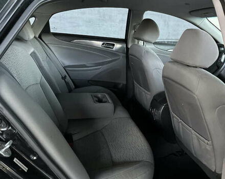 Черный Хендай Соната, объемом двигателя 2.36 л и пробегом 243 тыс. км за 8500 $, фото 26 на Automoto.ua