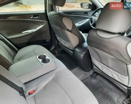 Чорний Хендай Соната, об'ємом двигуна 2.4 л та пробігом 185 тис. км за 8999 $, фото 21 на Automoto.ua