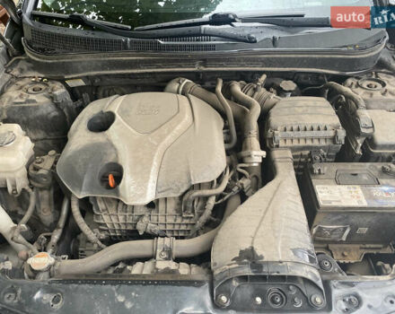 Чорний Хендай Соната, об'ємом двигуна 2 л та пробігом 200 тис. км за 9000 $, фото 5 на Automoto.ua