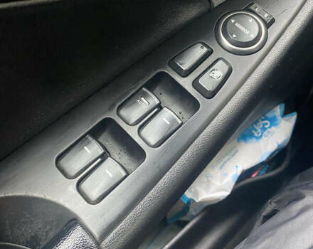 Чорний Хендай Соната, об'ємом двигуна 2 л та пробігом 200 тис. км за 9000 $, фото 20 на Automoto.ua