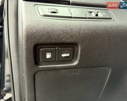 Черный Хендай Соната, объемом двигателя 2.4 л и пробегом 188 тыс. км за 12000 $, фото 22 на Automoto.ua