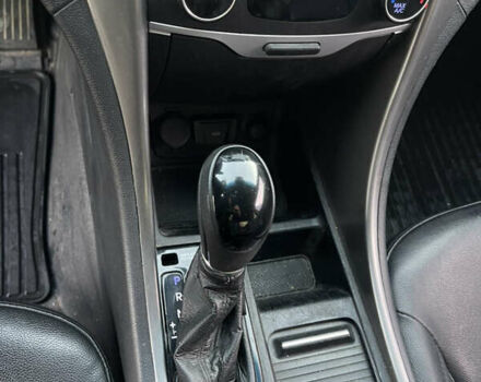 Черный Хендай Соната, объемом двигателя 2 л и пробегом 200 тыс. км за 6800 $, фото 15 на Automoto.ua