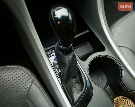 Черный Хендай Соната, объемом двигателя 2.36 л и пробегом 196 тыс. км за 9800 $, фото 18 на Automoto.ua