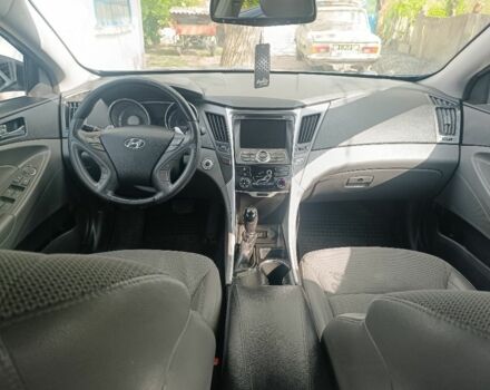 Черный Хендай Соната, объемом двигателя 2.4 л и пробегом 160 тыс. км за 8500 $, фото 4 на Automoto.ua