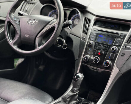 Чорний Хендай Соната, об'ємом двигуна 2 л та пробігом 346 тис. км за 7350 $, фото 8 на Automoto.ua