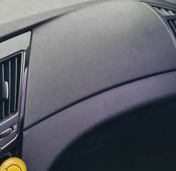 Черный Хендай Соната, объемом двигателя 2 л и пробегом 239 тыс. км за 8300 $, фото 2 на Automoto.ua