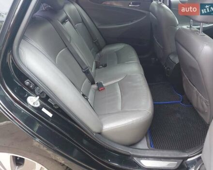 Черный Хендай Соната, объемом двигателя 2.36 л и пробегом 164 тыс. км за 8200 $, фото 6 на Automoto.ua