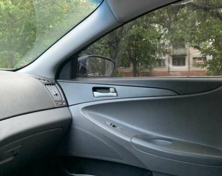 Чорний Хендай Соната, об'ємом двигуна 2.4 л та пробігом 128 тис. км за 8500 $, фото 9 на Automoto.ua