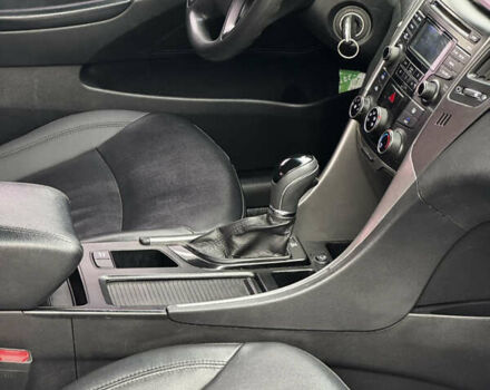 Чорний Хендай Соната, об'ємом двигуна 2 л та пробігом 346 тис. км за 7350 $, фото 9 на Automoto.ua