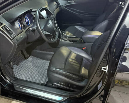 Чорний Хендай Соната, об'ємом двигуна 2 л та пробігом 224 тис. км за 10999 $, фото 1 на Automoto.ua