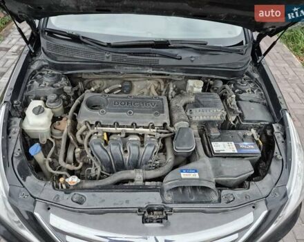 Чорний Хендай Соната, об'ємом двигуна 2.36 л та пробігом 242 тис. км за 9700 $, фото 15 на Automoto.ua