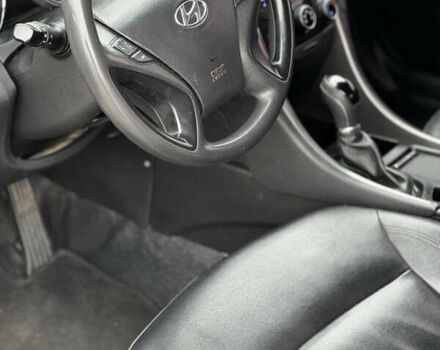 Чорний Хендай Соната, об'ємом двигуна 2 л та пробігом 346 тис. км за 7350 $, фото 13 на Automoto.ua