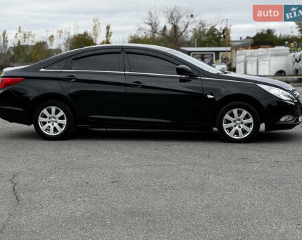 Чорний Хендай Соната, об'ємом двигуна 2 л та пробігом 346 тис. км за 7350 $, фото 3 на Automoto.ua