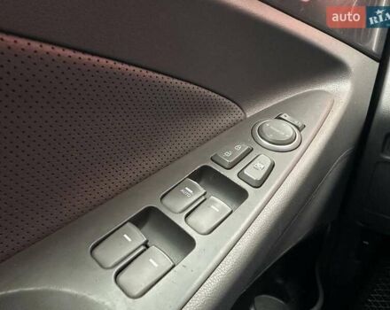 Черный Хендай Соната, объемом двигателя 2.36 л и пробегом 140 тыс. км за 10990 $, фото 15 на Automoto.ua