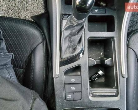 Чорний Хендай Соната, об'ємом двигуна 2 л та пробігом 172 тис. км за 9000 $, фото 9 на Automoto.ua