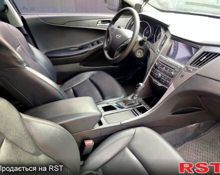 Чорний Хендай Соната, об'ємом двигуна 2 л та пробігом 430 тис. км за 8500 $, фото 4 на Automoto.ua