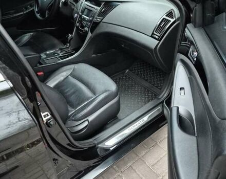 Чорний Хендай Соната, об'ємом двигуна 2.36 л та пробігом 242 тис. км за 9700 $, фото 11 на Automoto.ua