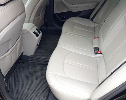 Чорний Хендай Соната, об'ємом двигуна 2.4 л та пробігом 137 тис. км за 10700 $, фото 5 на Automoto.ua