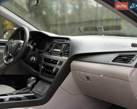 Хендай Соната 2014 у Ковель на Automoto.ua Чорний Хендай Соната, об'ємом двигуна 2.36 л та пробігом 215 тис. км за 10500 $, фото 44 на Automoto.ua