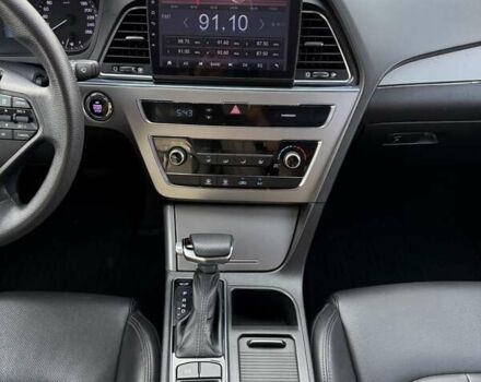 Черный Хендай Соната, объемом двигателя 2 л и пробегом 158 тыс. км за 9900 $, фото 31 на Automoto.ua