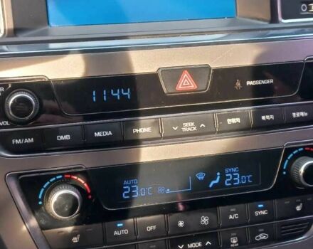 Черный Хендай Соната, объемом двигателя 2 л и пробегом 208 тыс. км за 10800 $, фото 10 на Automoto.ua