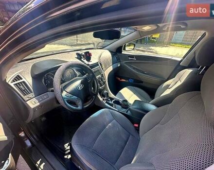 Чорний Хендай Соната, об'ємом двигуна 2.4 л та пробігом 167 тис. км за 7800 $, фото 8 на Automoto.ua