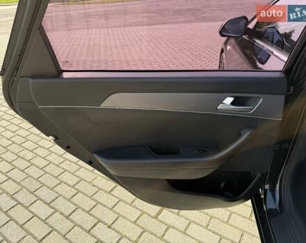 Черный Хендай Соната, объемом двигателя 2 л и пробегом 158 тыс. км за 9900 $, фото 24 на Automoto.ua
