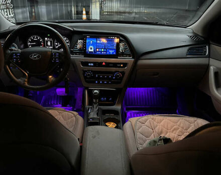 Черный Хендай Соната, объемом двигателя 2.36 л и пробегом 300 тыс. км за 9000 $, фото 19 на Automoto.ua