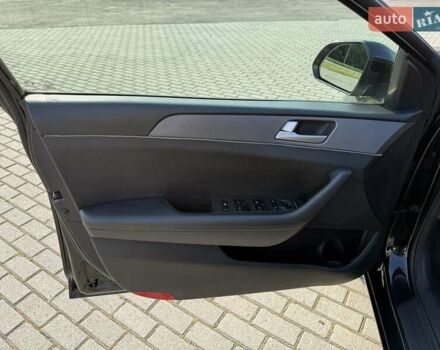 Черный Хендай Соната, объемом двигателя 2 л и пробегом 158 тыс. км за 9900 $, фото 21 на Automoto.ua