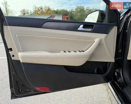 Черный Хендай Соната, объемом двигателя 2.36 л и пробегом 170 тыс. км за 9500 $, фото 16 на Automoto.ua