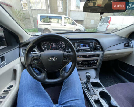 Чорний Хендай Соната, об'ємом двигуна 2.36 л та пробігом 135 тис. км за 10800 $, фото 3 на Automoto.ua