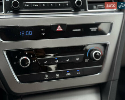 Хендай Соната 2014 у Ковель на Automoto.ua Чорний Хендай Соната, об'ємом двигуна 2.36 л та пробігом 215 тис. км за 10500 $, фото 36 на Automoto.ua