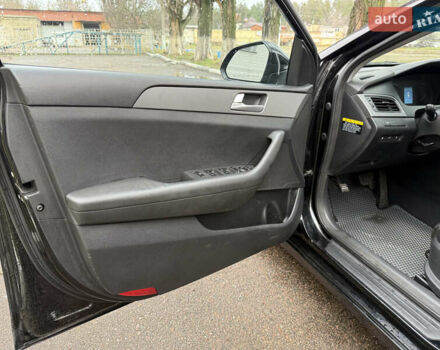 Черный Хендай Соната, объемом двигателя 2 л и пробегом 249 тыс. км за 7500 $, фото 19 на Automoto.ua