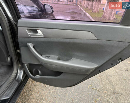 Черный Хендай Соната, объемом двигателя 2 л и пробегом 249 тыс. км за 7500 $, фото 30 на Automoto.ua