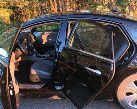 Чорний Хендай Соната, об'ємом двигуна 2.4 л та пробігом 129 тис. км за 13000 $, фото 4 на Automoto.ua