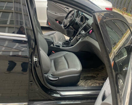 Чорний Хендай Соната, об'ємом двигуна 2.4 л та пробігом 208 тис. км за 11700 $, фото 7 на Automoto.ua