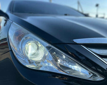 Черный Хендай Соната, объемом двигателя 2.36 л и пробегом 168 тыс. км за 8000 $, фото 2 на Automoto.ua