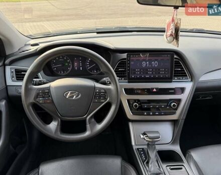 Черный Хендай Соната, объемом двигателя 2 л и пробегом 158 тыс. км за 9900 $, фото 34 на Automoto.ua