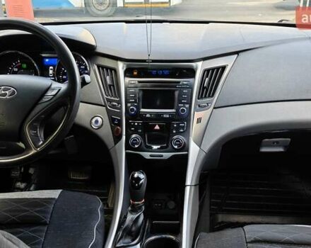 Черный Хендай Соната, объемом двигателя 2.4 л и пробегом 225 тыс. км за 10700 $, фото 17 на Automoto.ua