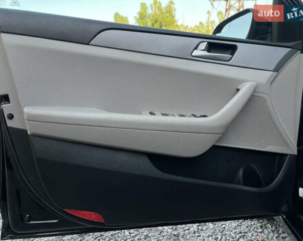 Черный Хендай Соната, объемом двигателя 2.36 л и пробегом 166 тыс. км за 10700 $, фото 10 на Automoto.ua