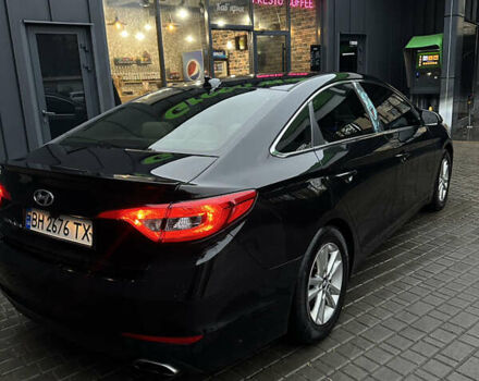 Черный Хендай Соната, объемом двигателя 2.36 л и пробегом 300 тыс. км за 9000 $, фото 5 на Automoto.ua