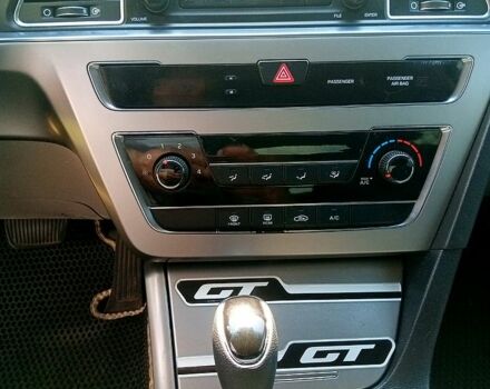 Чорний Хендай Соната, об'ємом двигуна 2.4 л та пробігом 135 тис. км за 10000 $, фото 3 на Automoto.ua