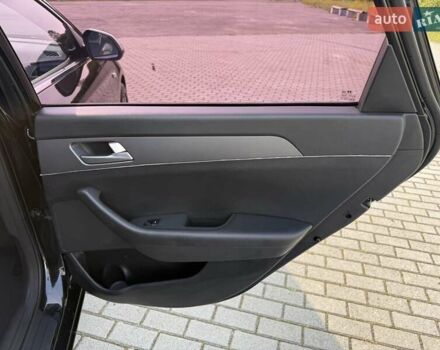 Черный Хендай Соната, объемом двигателя 2 л и пробегом 158 тыс. км за 9900 $, фото 27 на Automoto.ua