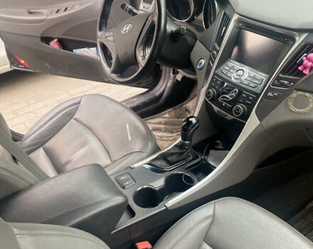 Чорний Хендай Соната, об'ємом двигуна 2.4 л та пробігом 208 тис. км за 11700 $, фото 8 на Automoto.ua