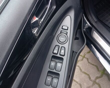 Черный Хендай Соната, объемом двигателя 2.4 л и пробегом 190 тыс. км за 10200 $, фото 9 на Automoto.ua